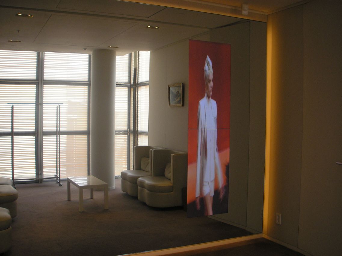 강남 HERMES (에르메스) 매장내 오리온42인치 MPDP 설치