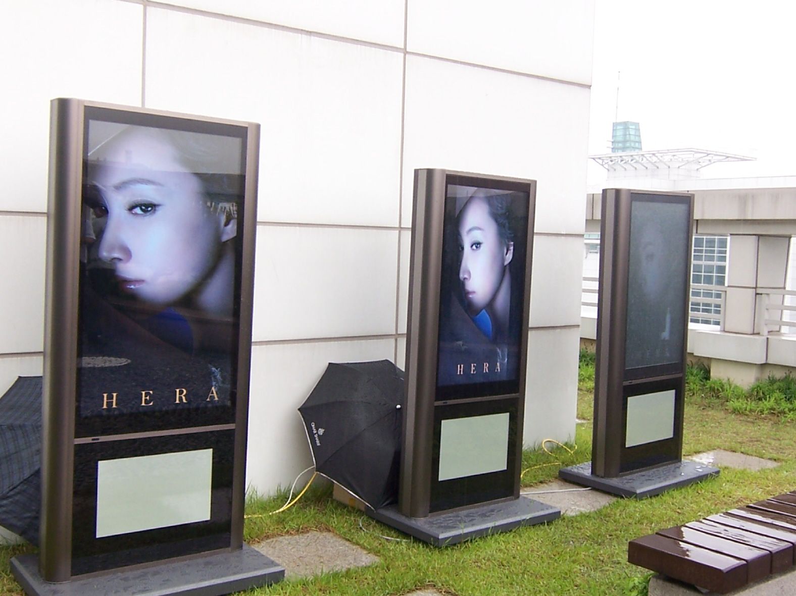 고휘도 LCD DID Panel 시연