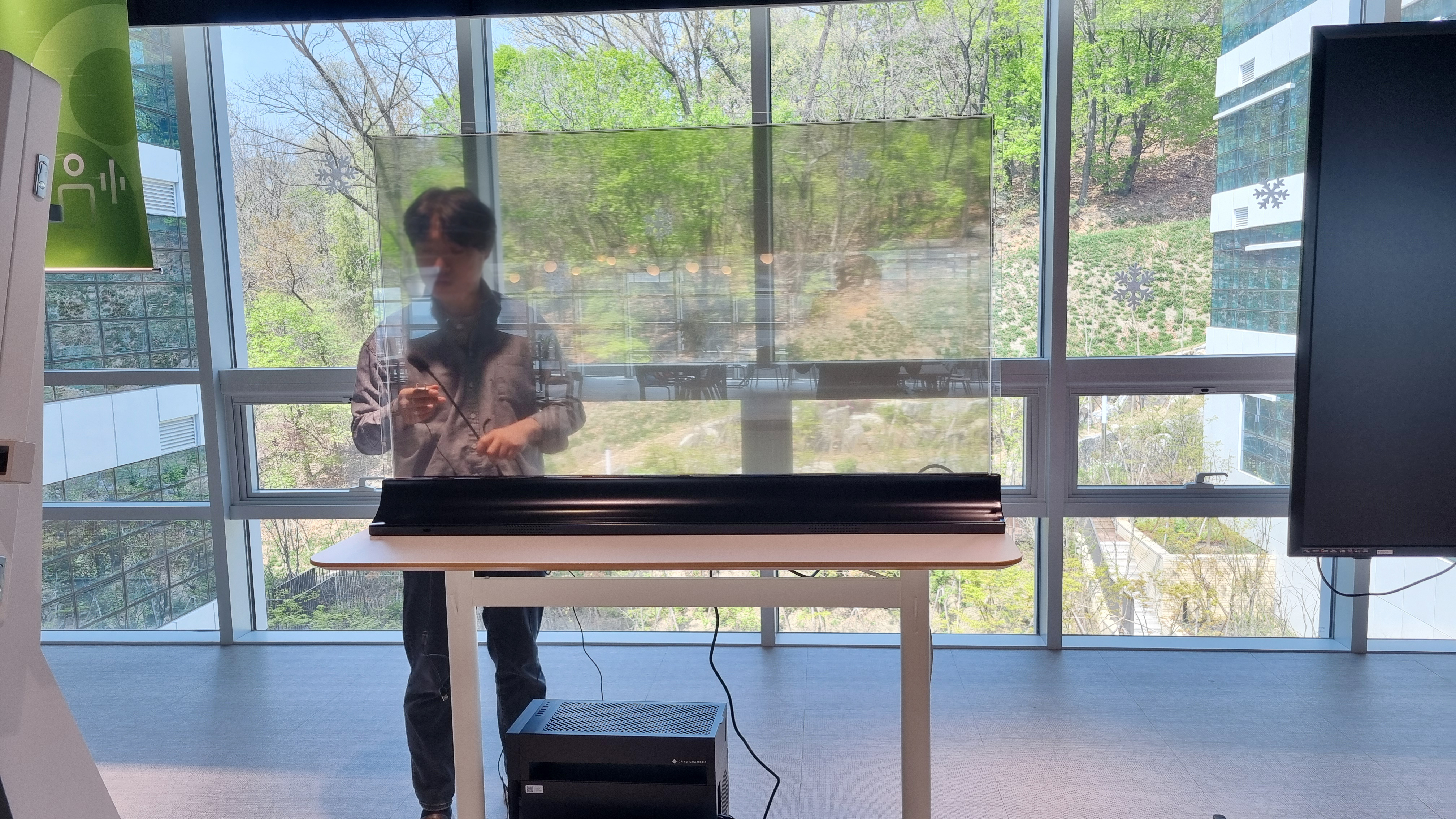 [2024.04] 55인치 터치투명OLED 탁상형 대여 - 마음AI