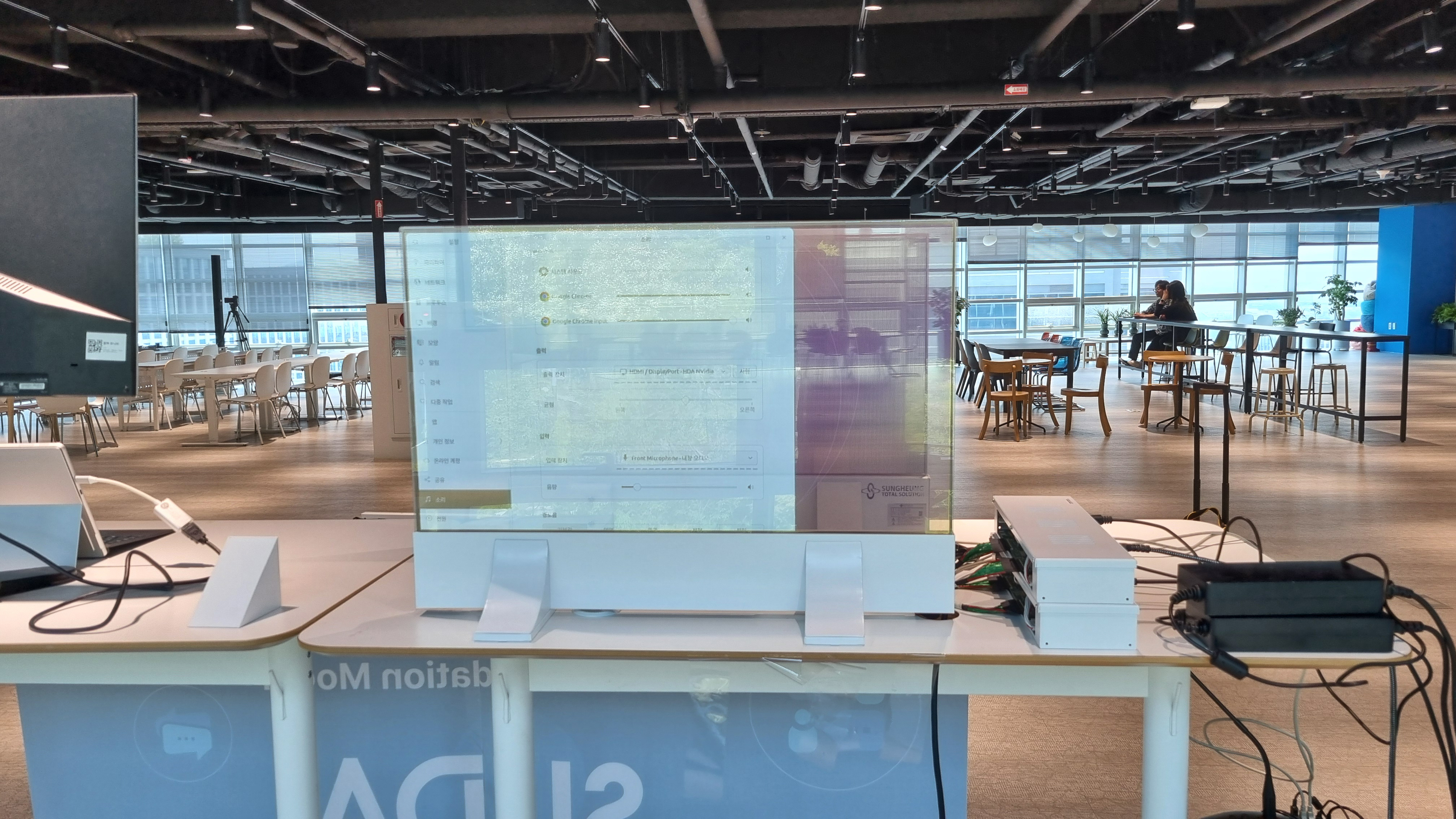 [2024.06] 30인치 터치 투명OLED 설계, 제작 및 설치