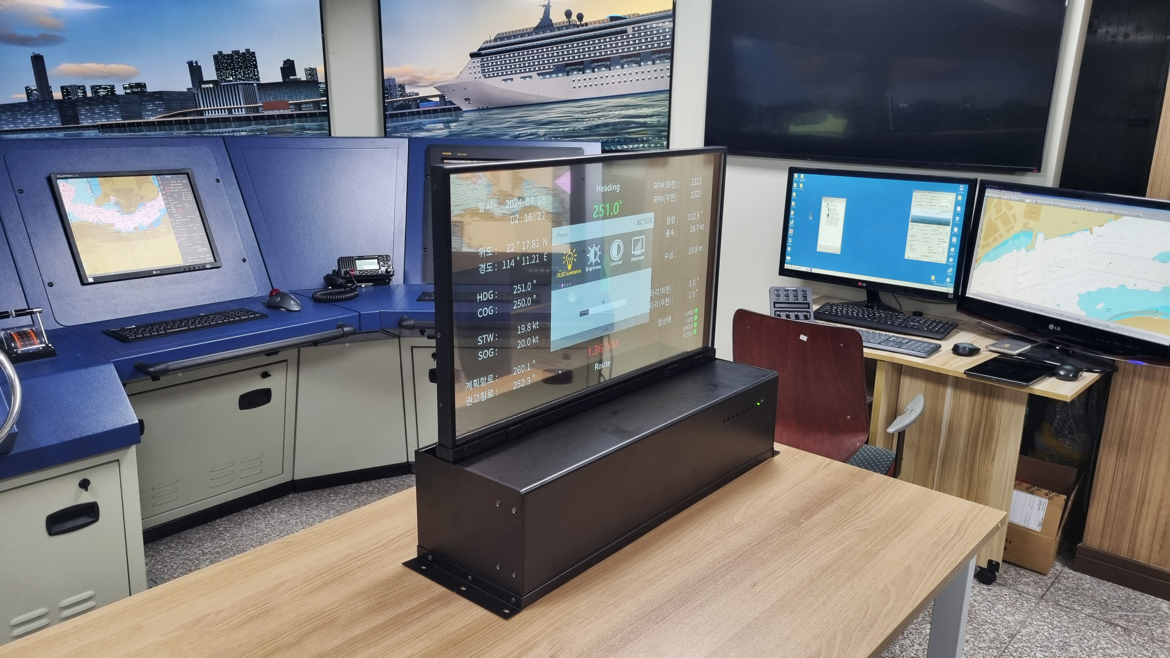 [2024.07]  선박용 30인치 투명OLED 각도조절형 설계, 제작 및 납품