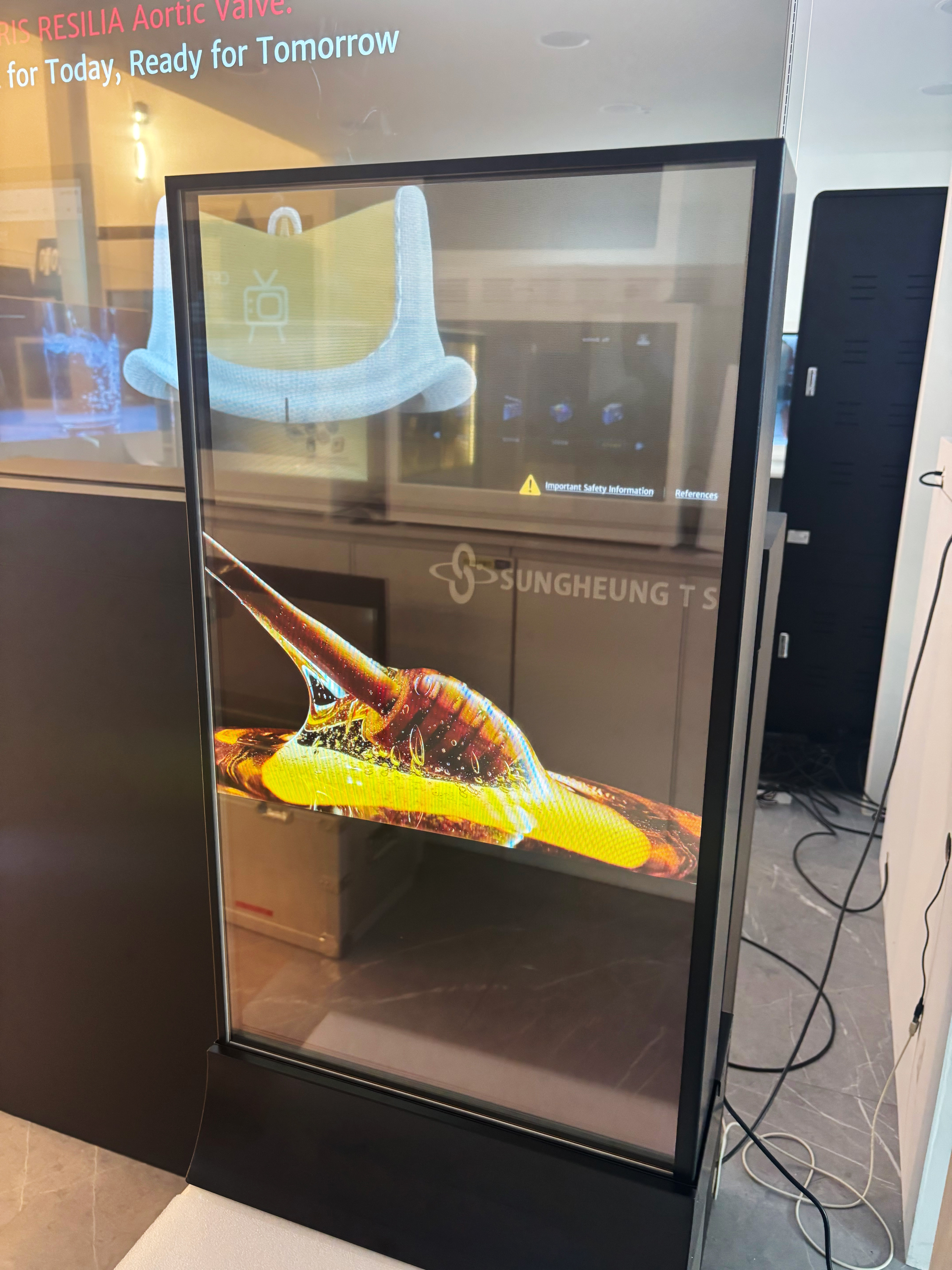 [2025.01] 30인치 투명OLED 세로형 설계제작 