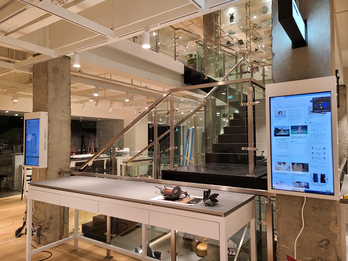 [2024.03] 32인치 모니터 교체(수리) - 가로수길 조던서울 나이키매장