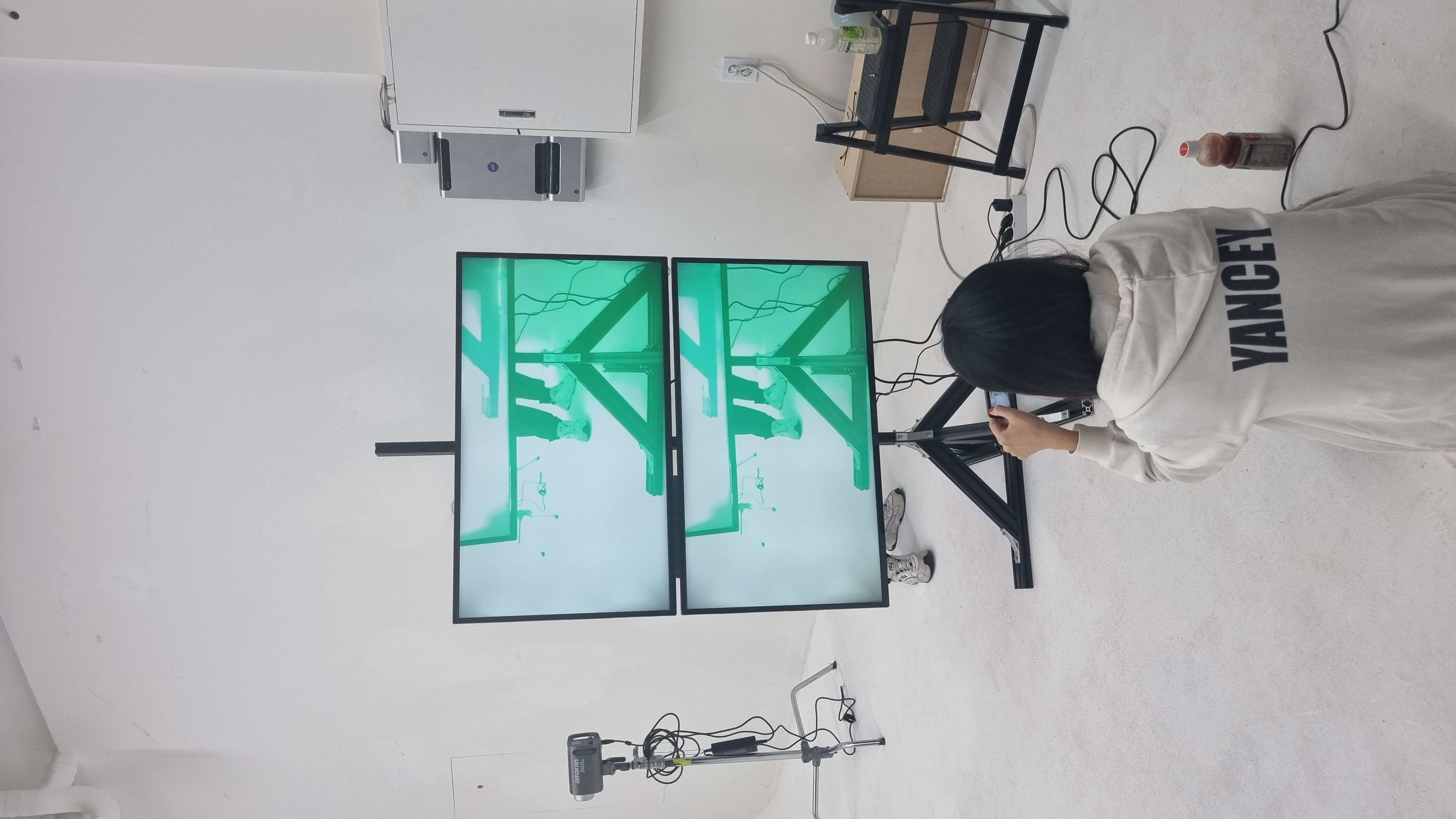 [2024.07] 43인치 모니터 대여 - 김신애 스튜디오